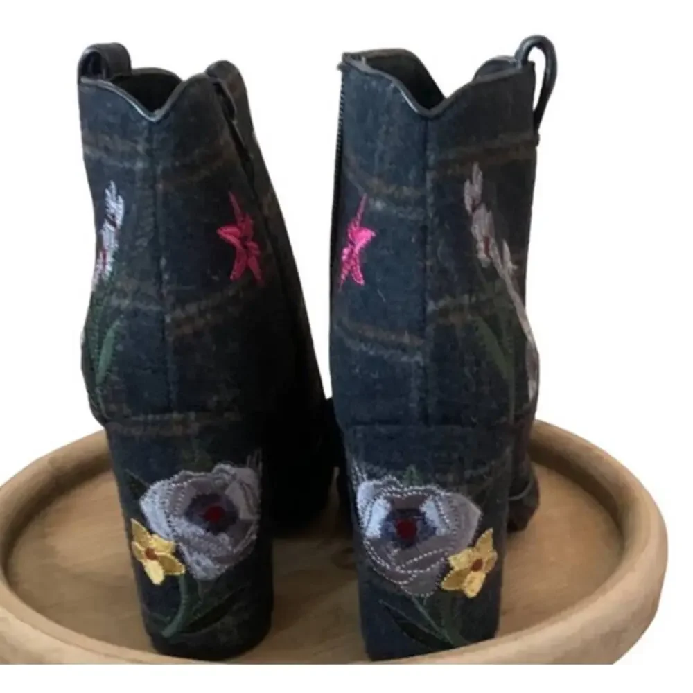 Indigo Rd. Flannel Plaid Floral Embroidered Ankle Booties Gray Multicolor 9